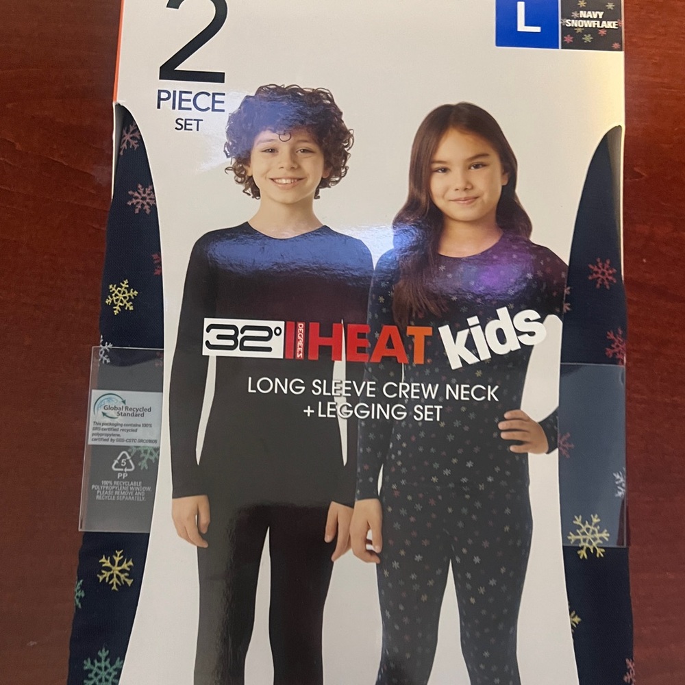 32 Degrees Navy Snowflake Set